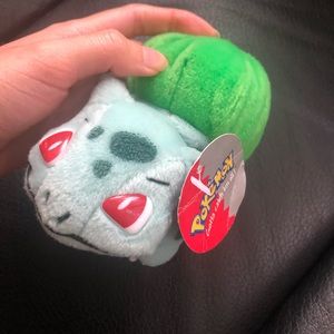 Pokémon Bulbasaur Officially Licensed Plush from the year 2000’s era RARE NWT!